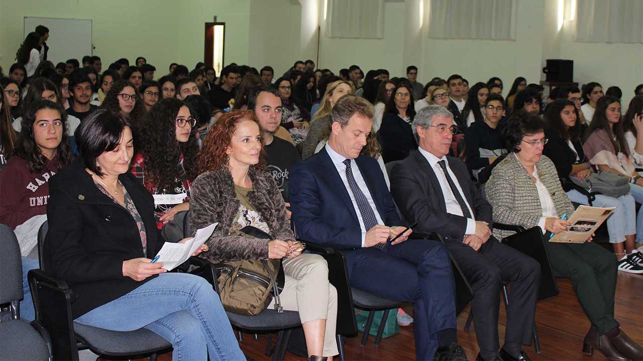 Audience of the talk about the history the Periodic Table.